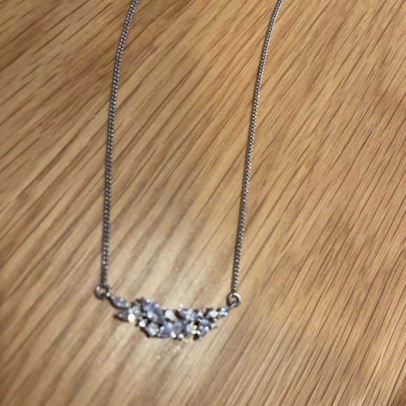 Intricate Crystal Necklace - Picture 2 of 4